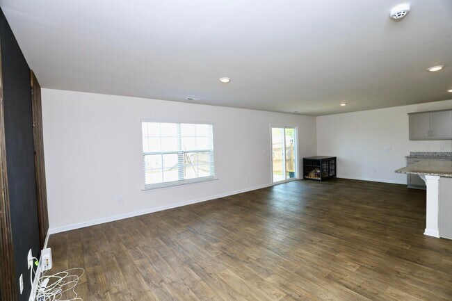 Building Photo - 352 Sandbach Rd