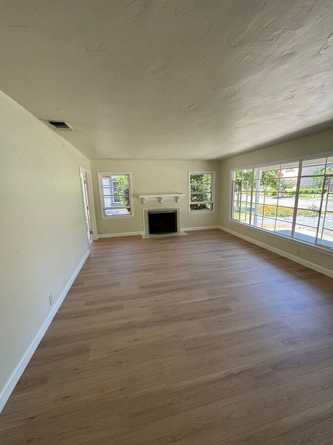 Building Photo - NEW SINGLE STORY IN OLD TOWN ROSEVILLE!