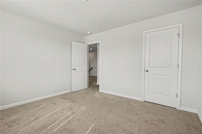 Building Photo - 318 Sandy Creek Dr