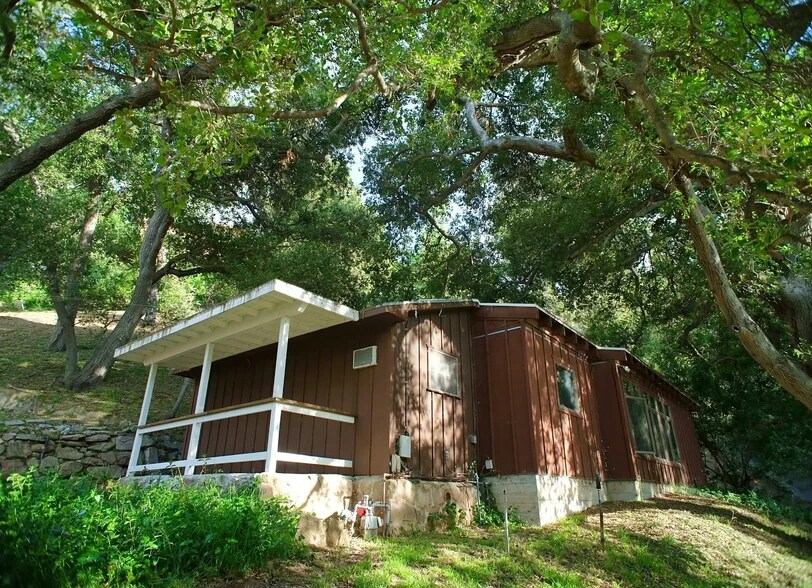 Building Photo - 9710 Mistletoe Rd
