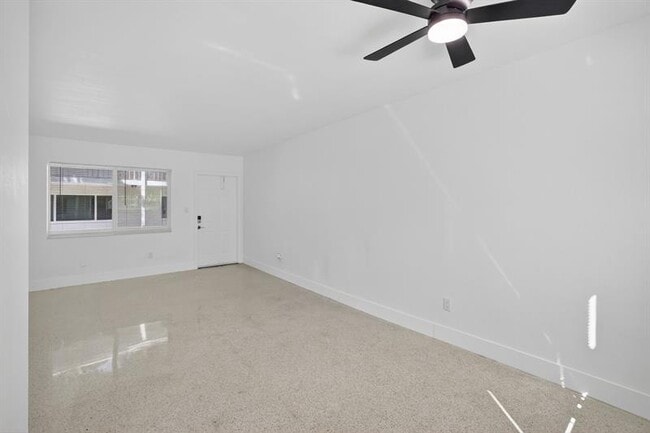 Building Photo - 1821 Middle River Dr