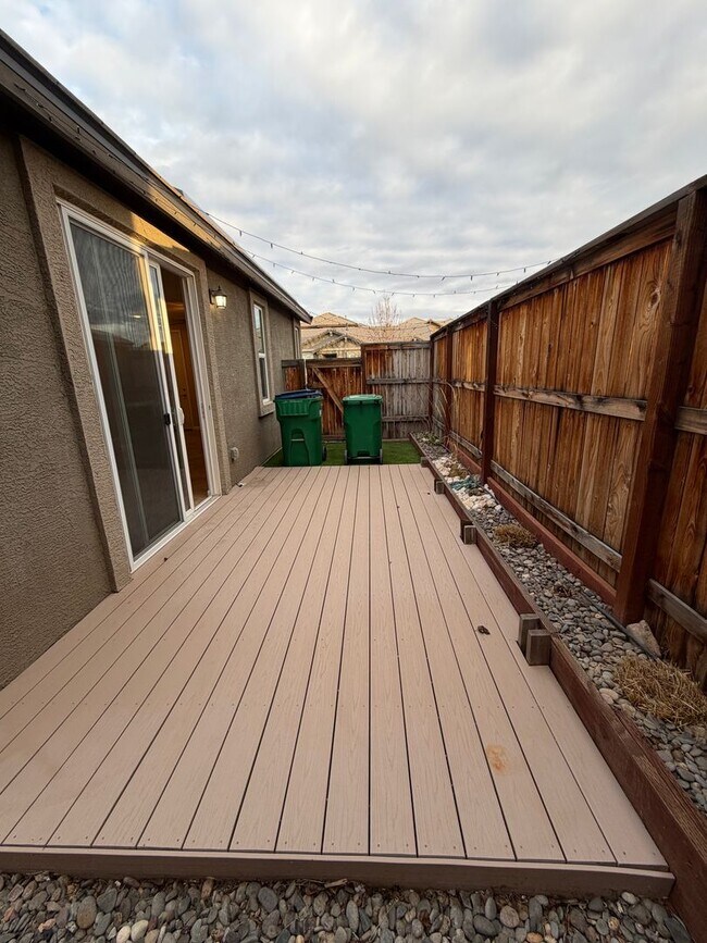 Building Photo - Elegant Low-Maintenance Living Near Golden Eagle & Kiley Lake!