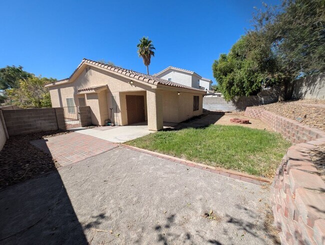 Building Photo - 8000 Revolver Ave