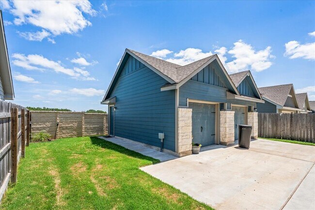 Building Photo - 1725 Cobblecrest Ln