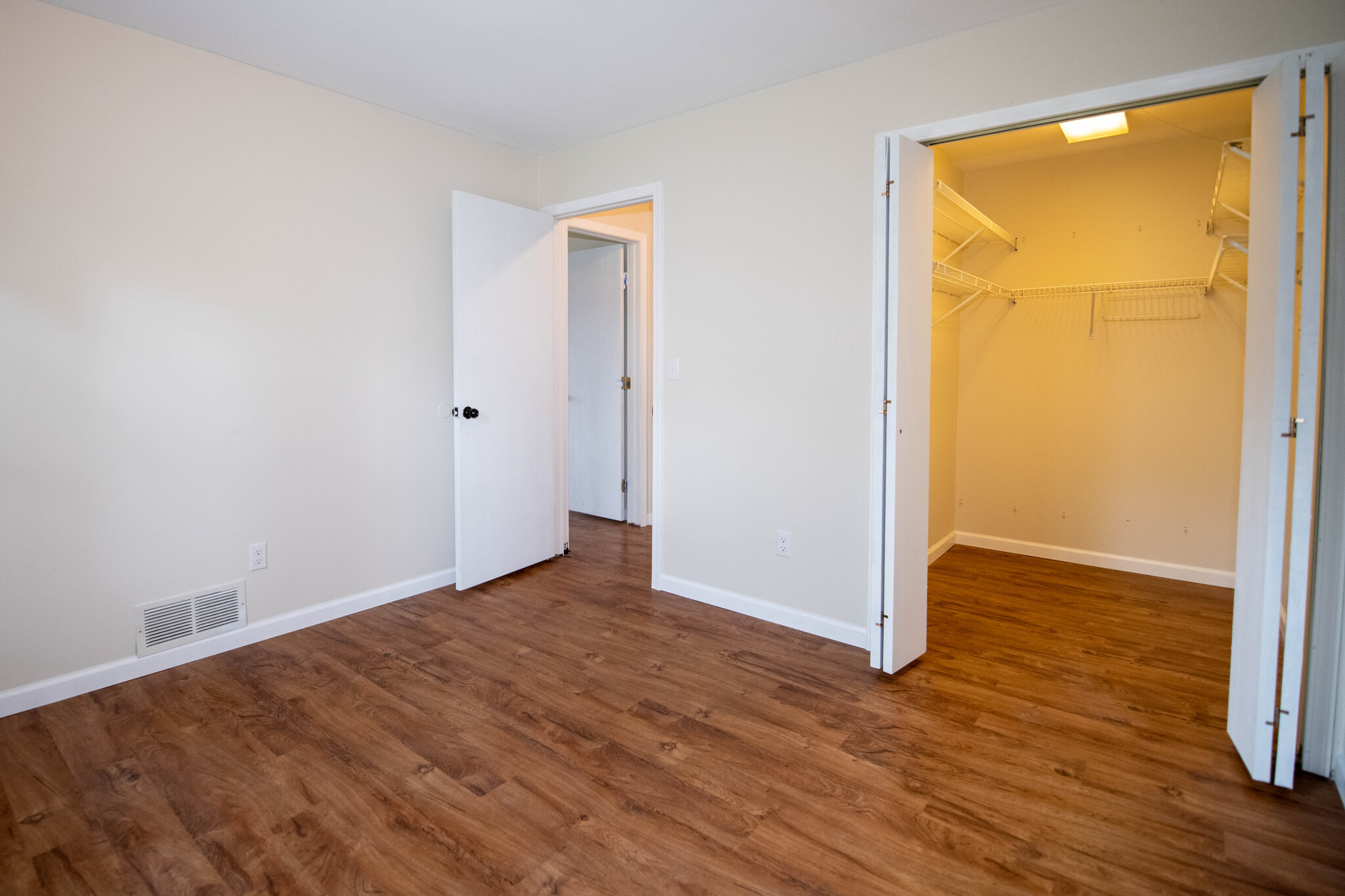 Building Photo - 140 Pierre Pl