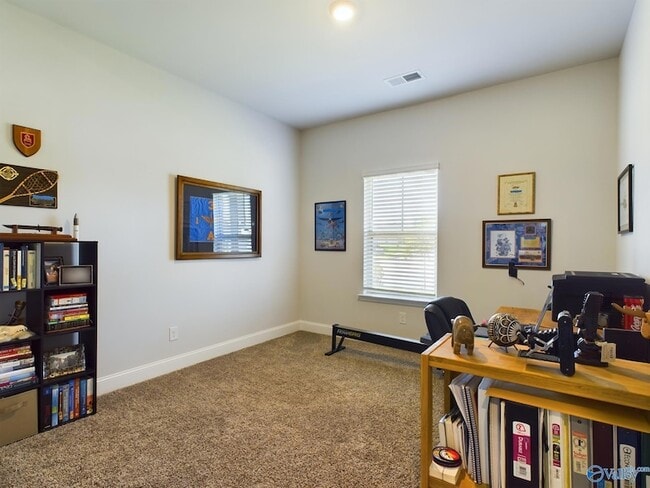 Building Photo - 219 Maureen Dr SW