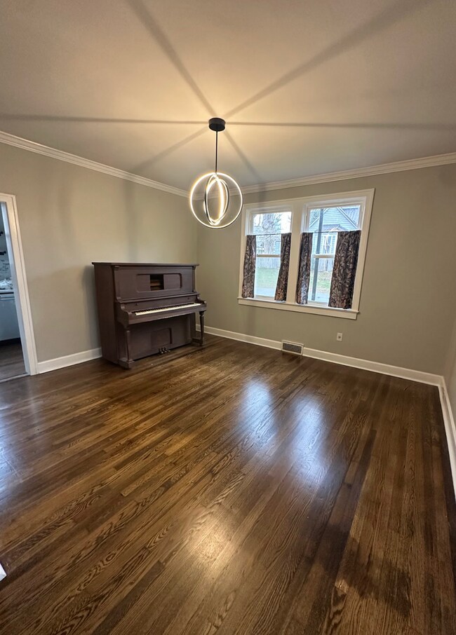 Building Photo - Stunning Historic Home - Sheffield, AL