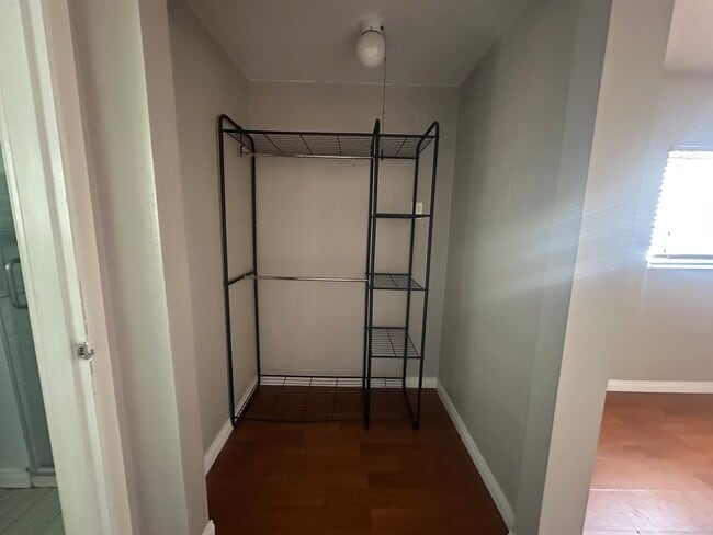 Building Photo - Beautiful 3-Bedroom + Bonus Sunroom Home f...