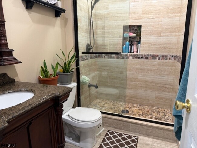 Building Photo - 1704 Bergen Ct