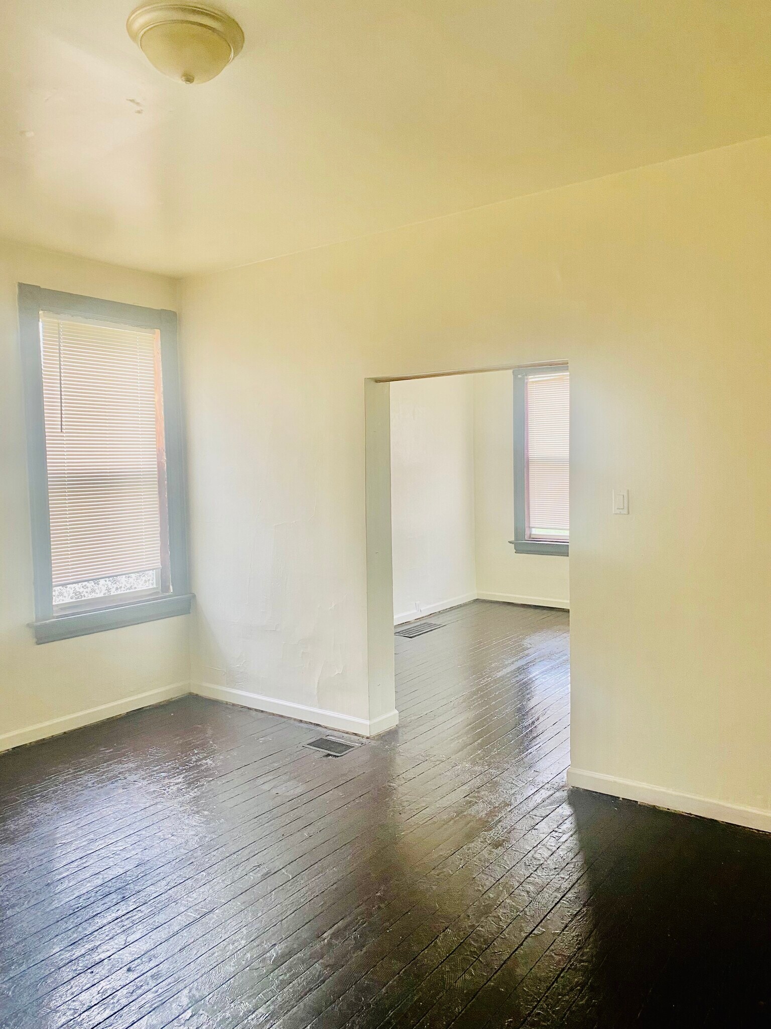 Building Photo - 336 Christian Ave