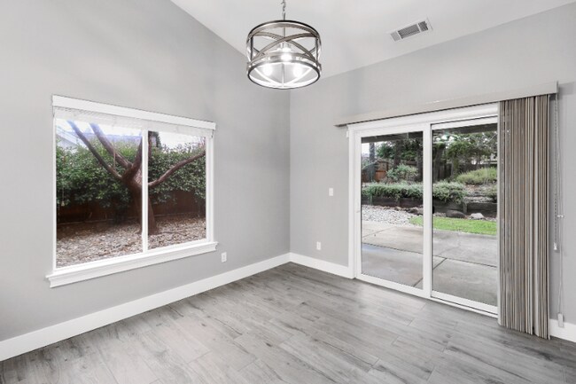 Building Photo - 3451 Woodbury Dr