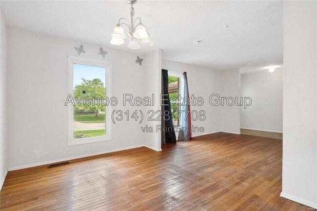 Building Photo - 3726 Briargrove Dr