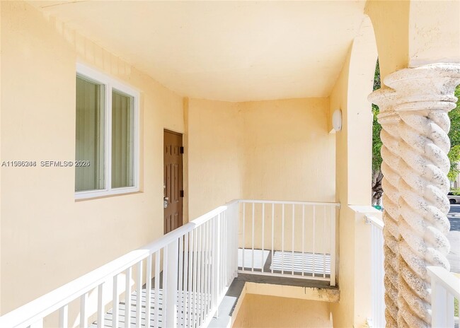 Building Photo - 1663 SE 29th St