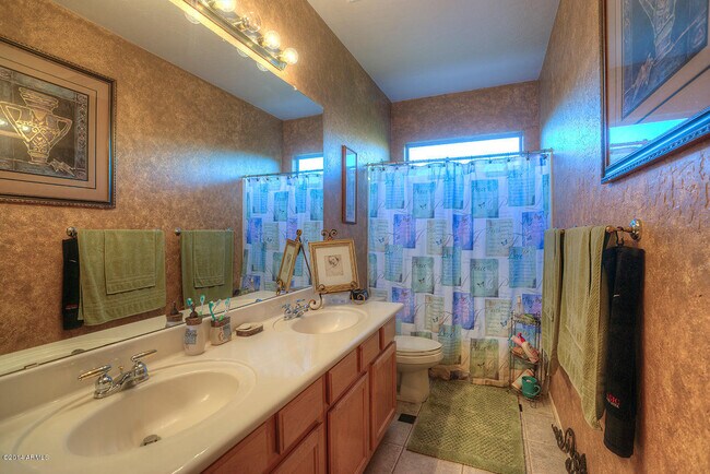 Building Photo - 553 N Kimberlee Way