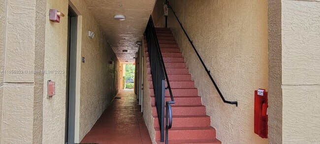 Building Photo - 4506 SW 160th Ave