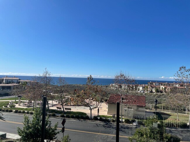 Building Photo - 3 bd/3.5 Ba Sea Summit Panoramic Ocean View Home in San Clemente!