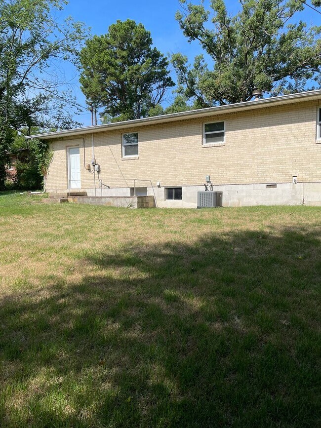 Building Photo - 21500 Hwy 28