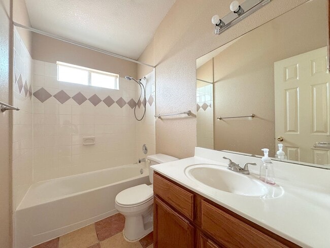 Building Photo - East El Paso 3 bed Refrig A/C