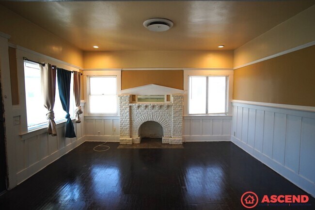 Building Photo - Charming 3BR/2BA Home in the Heart of Downtown Bakersfield