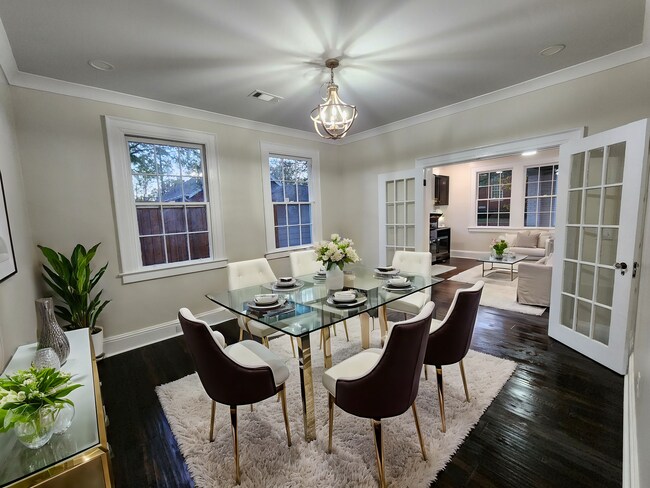 Building Photo - Charming Garden District Home