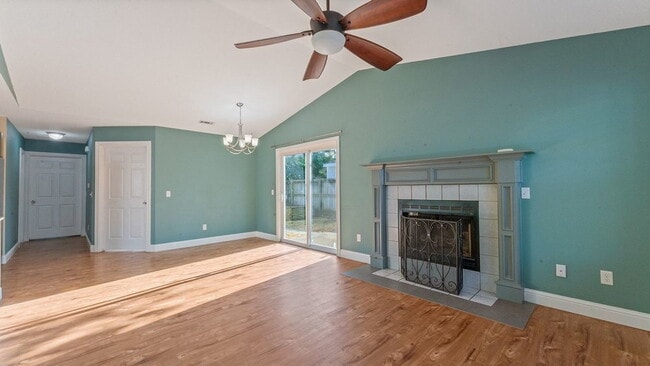 Building Photo - Cozy Fayetteville Home Near Trails & Dining