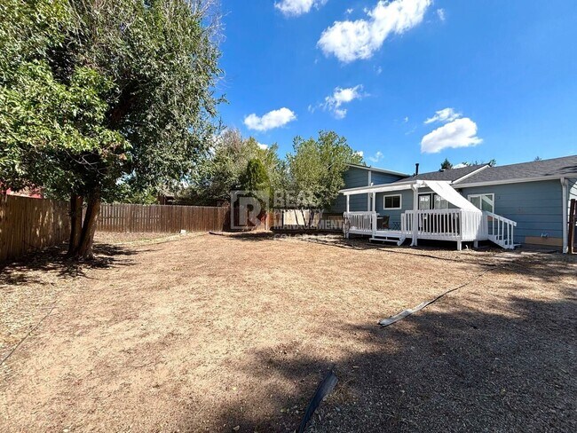 Building Photo - 2886 Monica Dr W