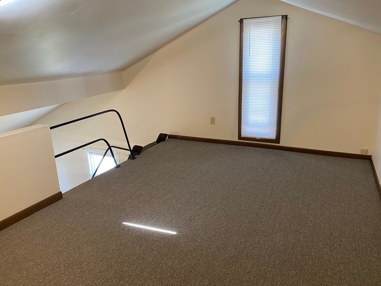 Building Photo - 229 Pawling Ave