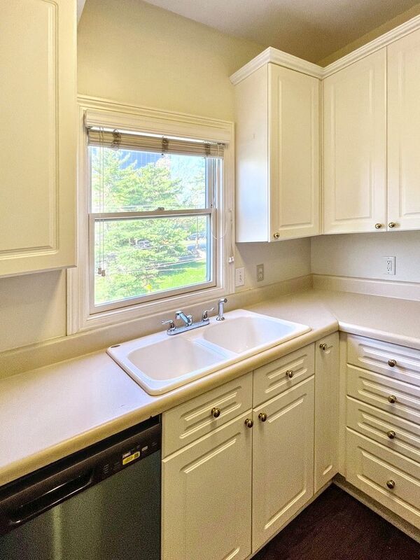 Building Photo - 116 31st Ave N