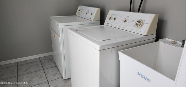 Building Photo - 111 Adams Ave