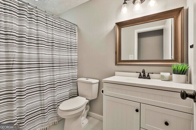 Building Photo - 37 7 Pines Cir