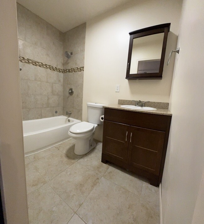 Bathroom in main bedroom - 3075 L St