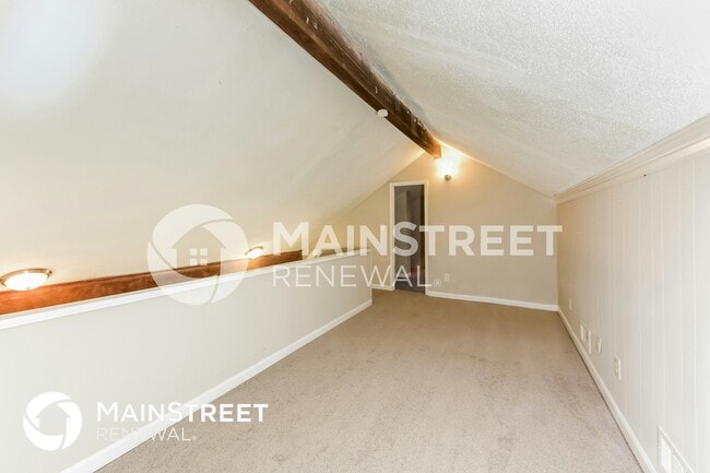 Building Photo - 4868 Zinzendorf Dr