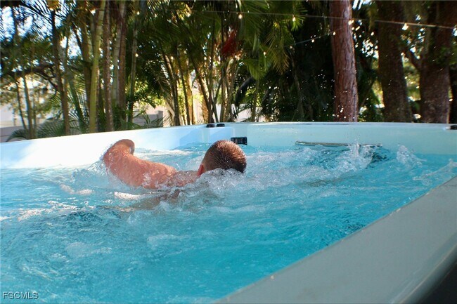 Building Photo - 13529 Island Rd