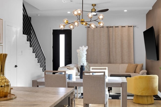 Building Photo - 6726 Dumble St