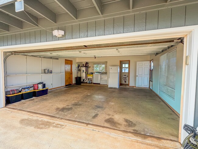 Building Photo - 195 Inia Pl