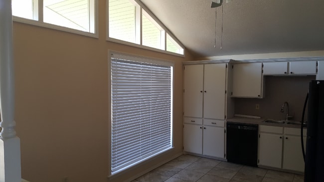 Building Photo - 306 Ridgecrest Dr