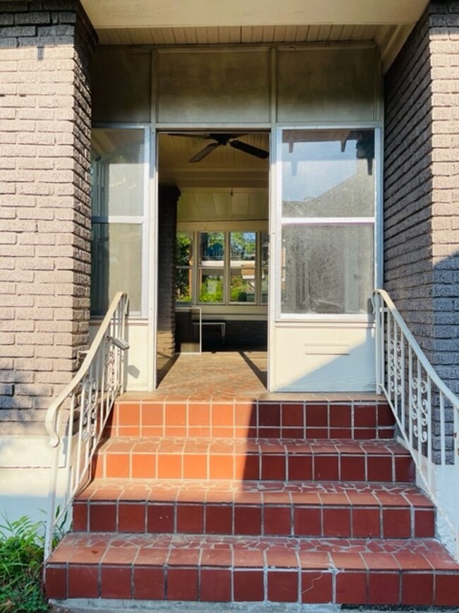 Building Photo - 2 bed, 2 bath in Midtown Memphis near Rhod...