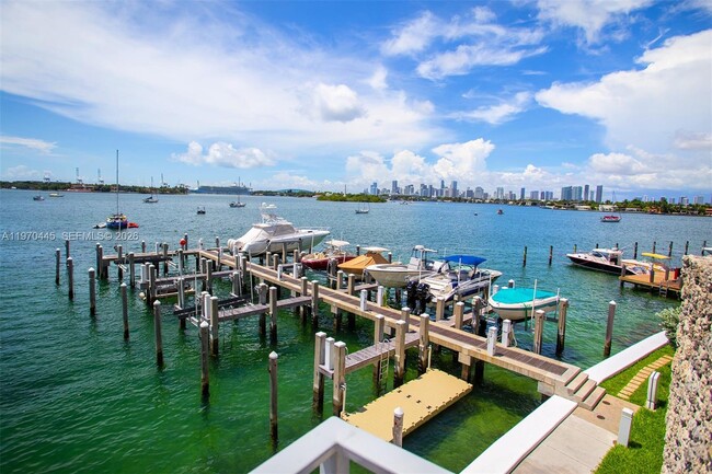 Building Photo - 11 Island Ave