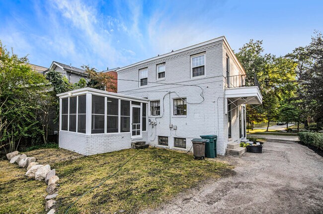 Building Photo - 26085 Humber St