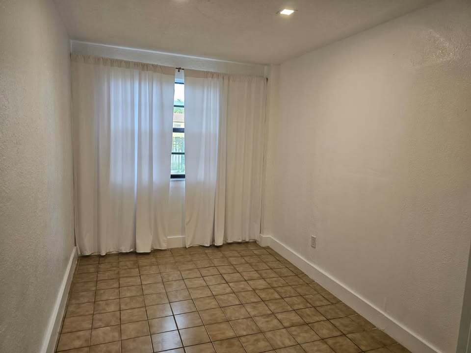 Building Photo - 11320 NW 59th Ave