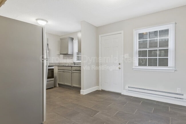 Building Photo - 321 S Gardner Ave