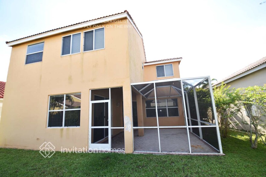 Building Photo - 833 Stanton Dr