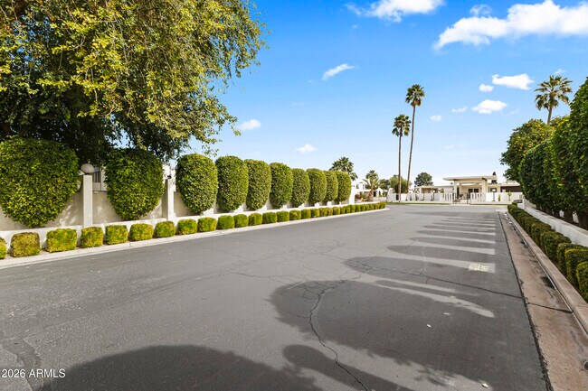 Building Photo - 6834 N 72nd Pl