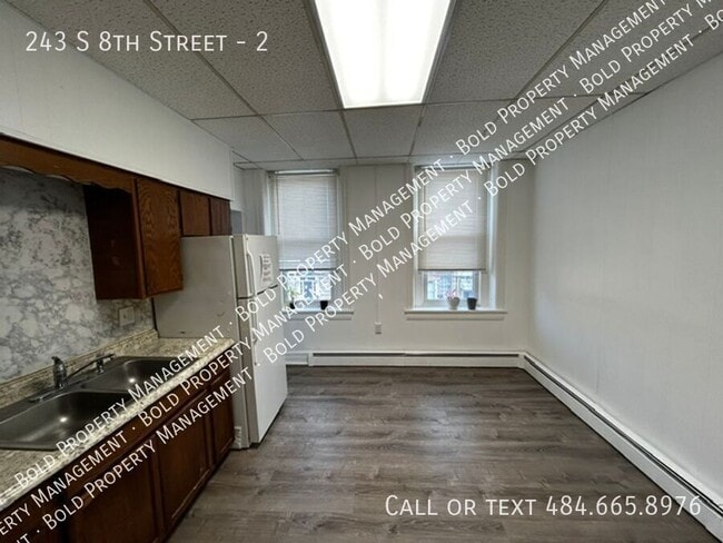 Building Photo - 243 S 8th St