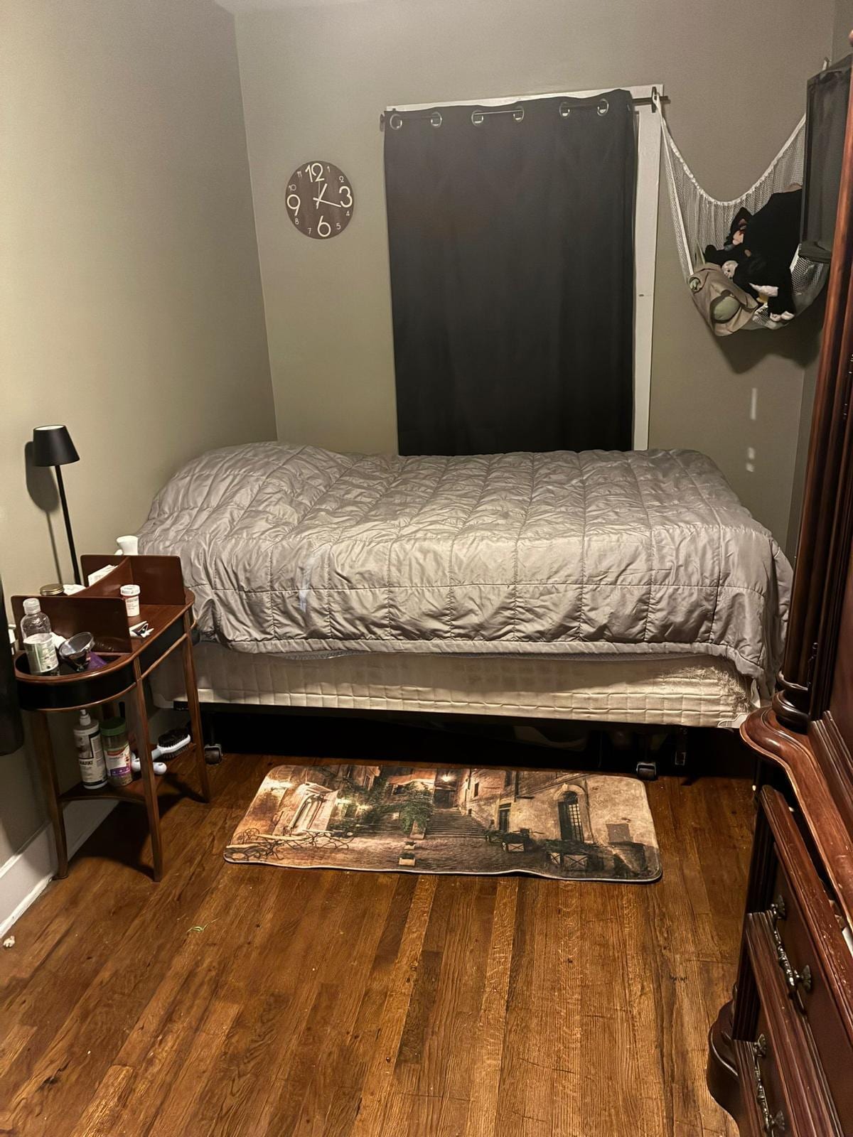 Room 3 - 1315 W 36th Pl