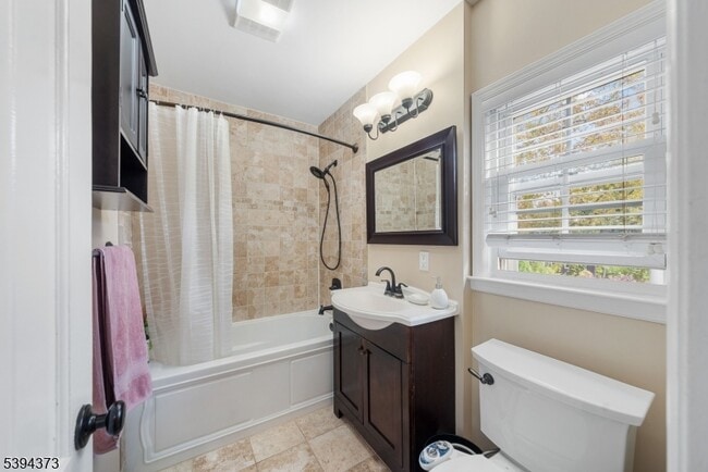 Building Photo - 125 Meisel Ave