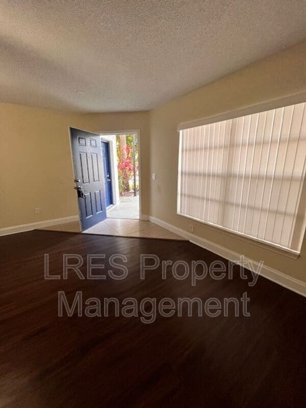 Building Photo - 3651 N Goldenrod Rd