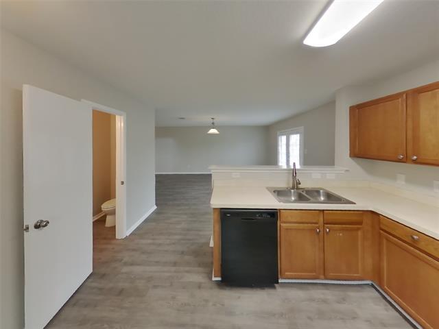 Building Photo - 1601 Vineridge Ln