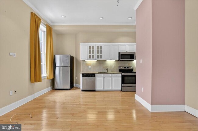 Building Photo - 1708 Pine St