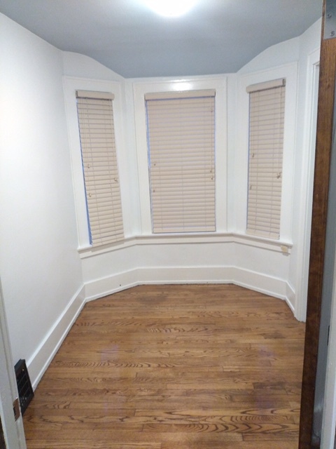 Sitting Room - 421 University Ave